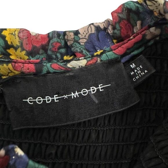 Code X Mode Smocked Floral Dress size Medium - Picture 3 of 8
